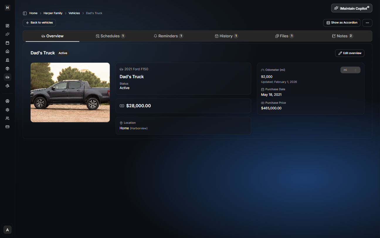Vehicle detail overview page showing photo, vehicle name, status, value, odometer, purchase info, location, and tabs for schedules, reminders, history, files, and notes