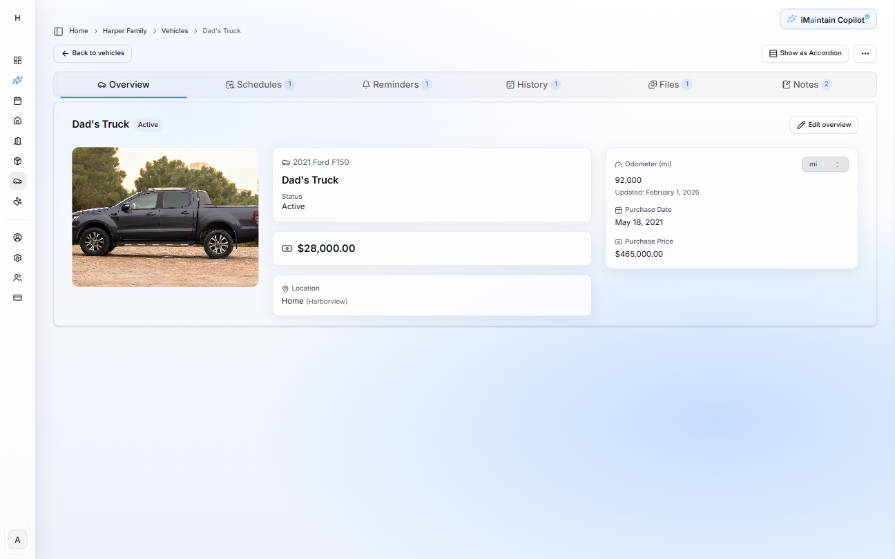 Vehicle detail overview page showing photo, vehicle name, status, value, odometer, purchase info, location, and tabs for schedules, reminders, history, files, and notes